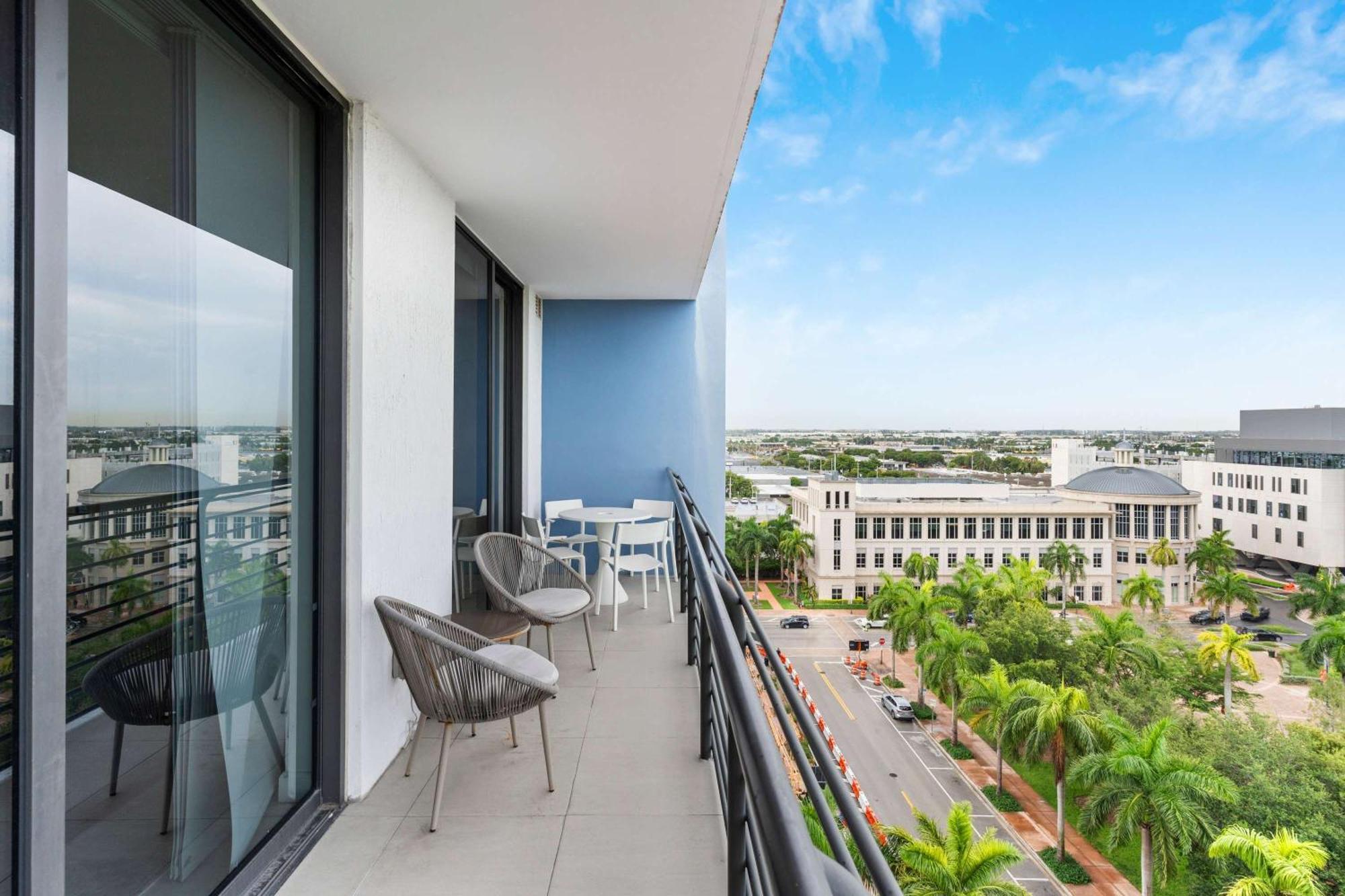 Сasa de vacaciones La Central - Cityplace Doral And Across From Park Miami